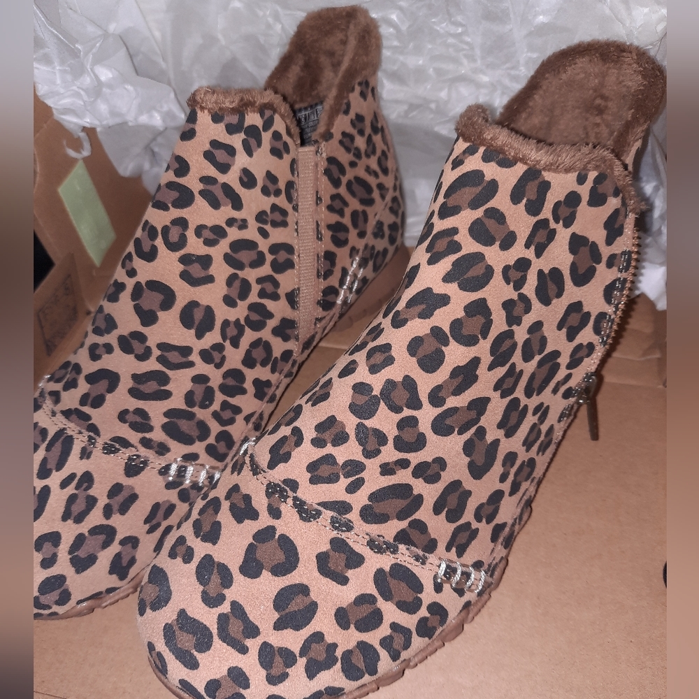 Sketchers Memory Foam Booties Cheetah Print Brown Tan Black Size 8 Women's W